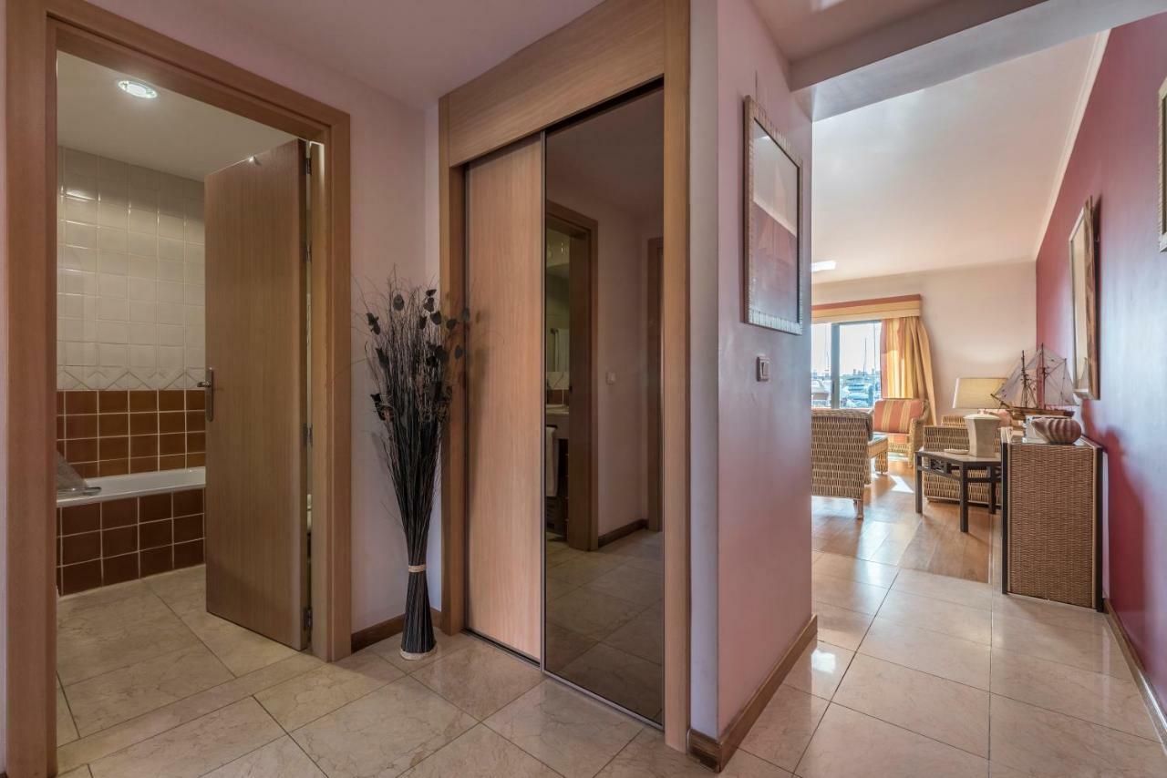 Apartment Luxury Apartment, Marina, & Pool *